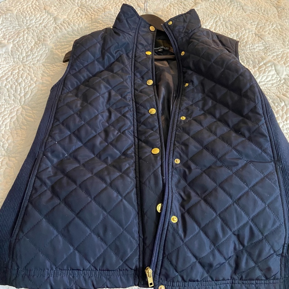 Vest-women’s blue quilted with gold buttons.Cynthia Rowley.SZ large - Picture 10 of 10